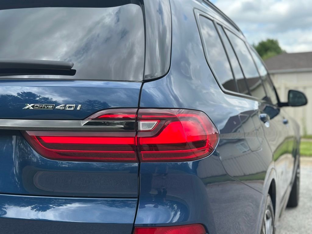 Used 2022 Phytonic Blue Metallic BMW xDrive40i image 12