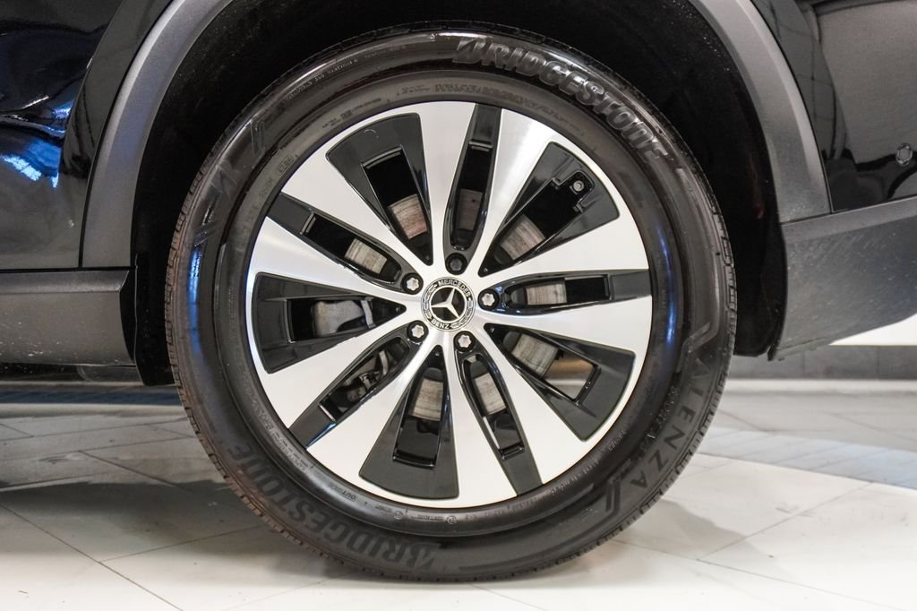 Used 2025 Black Mercedes-Benz GLE 450e image 39
