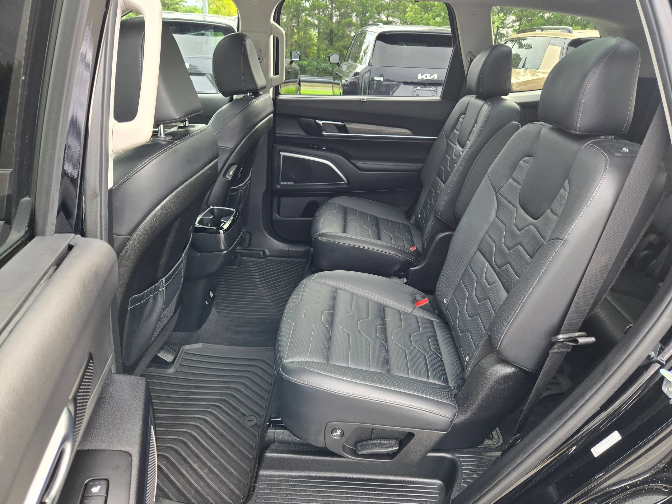 Used 2022 Ebony Black Kia SX image 31