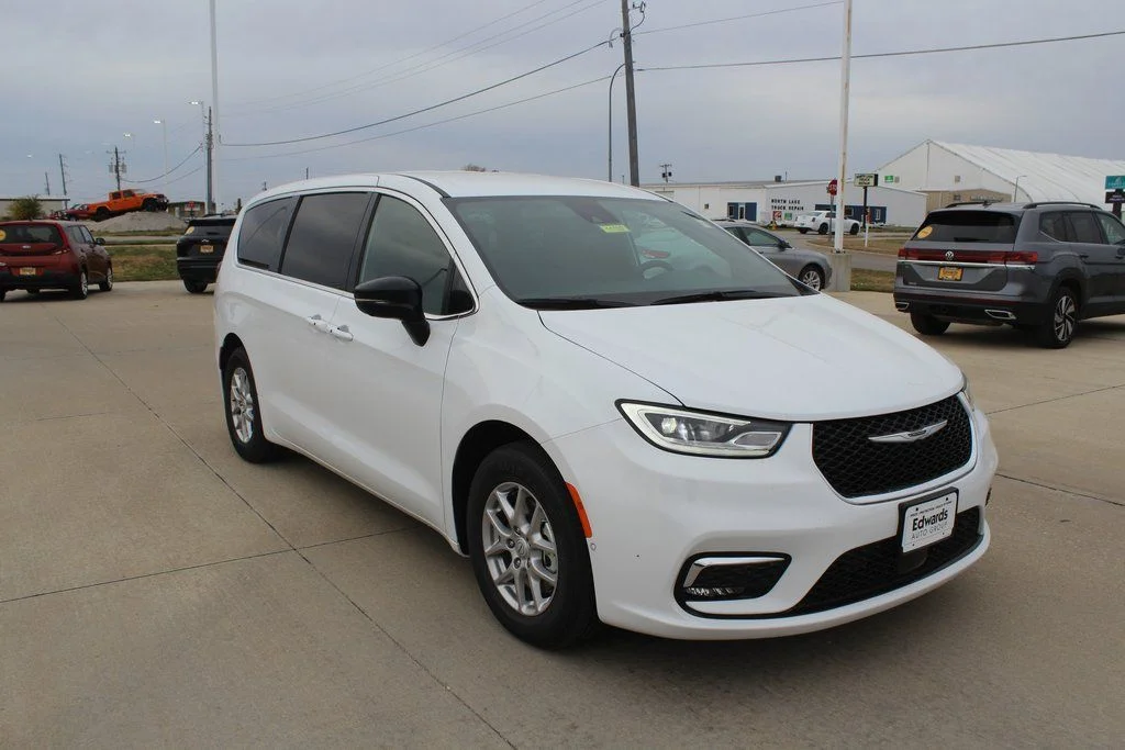 2026 Chrysler Pacifica