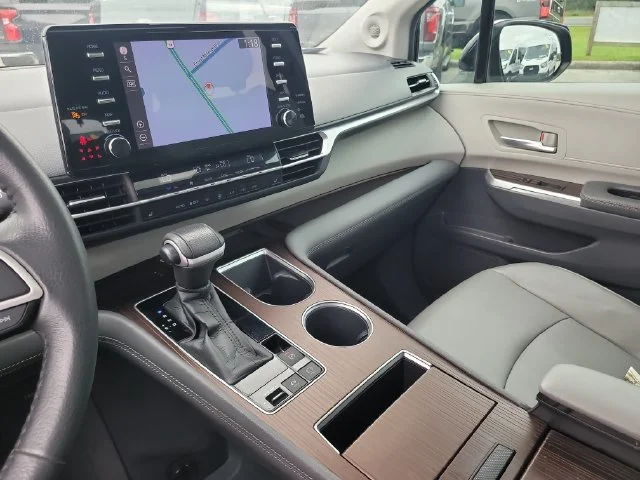 Certified Used 2021  Toyota XLE image 25