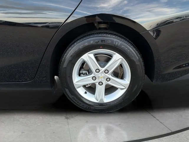Used 2024 Black Chevrolet LS image 31