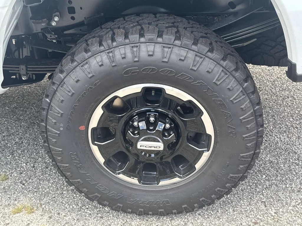 New 2026 Avalanche Ford Lariat image 19