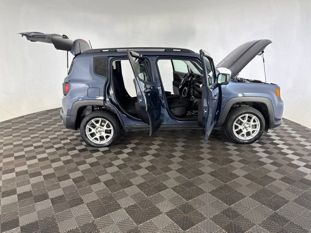 Used 2019 Blue Jeep Latitude image 16