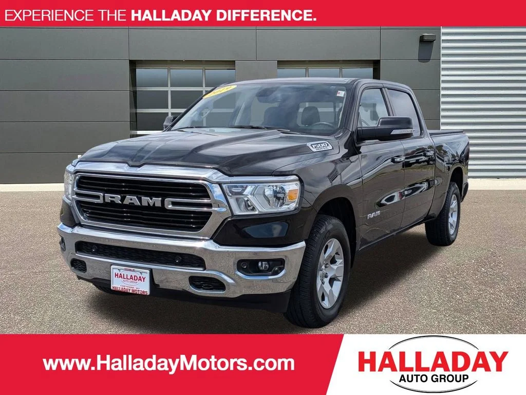 2019 RAM 1500 Big Horn/Lone Star 4x4 Crew Cab 6'4's photo