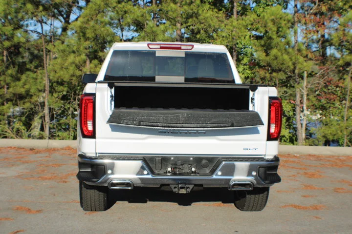 Certified Used 2026 Glacier White Tricoat GMC SLT image 21