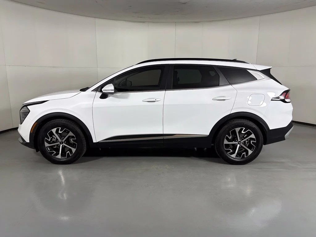 Used 2025 White Kia EX image 5