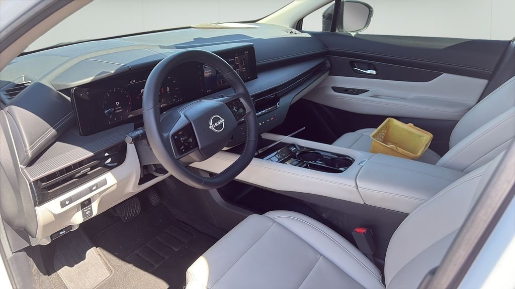 Used 2025 White Nissan SV image 9