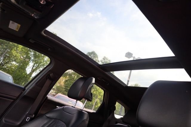 Used 2024 Green Kia X-Line image 5