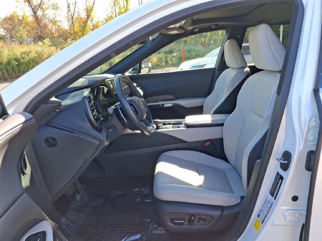 Certified Used 2024 White Lexus 350 Premium image 13