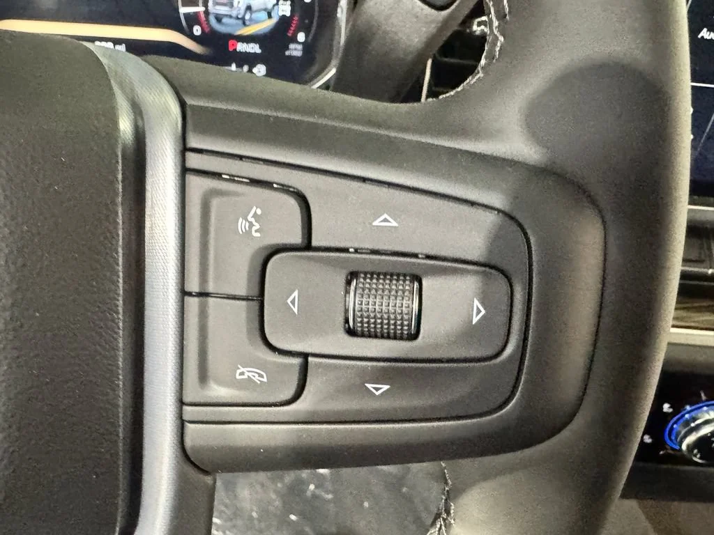 New 2026 Summit White GMC SLE image 13