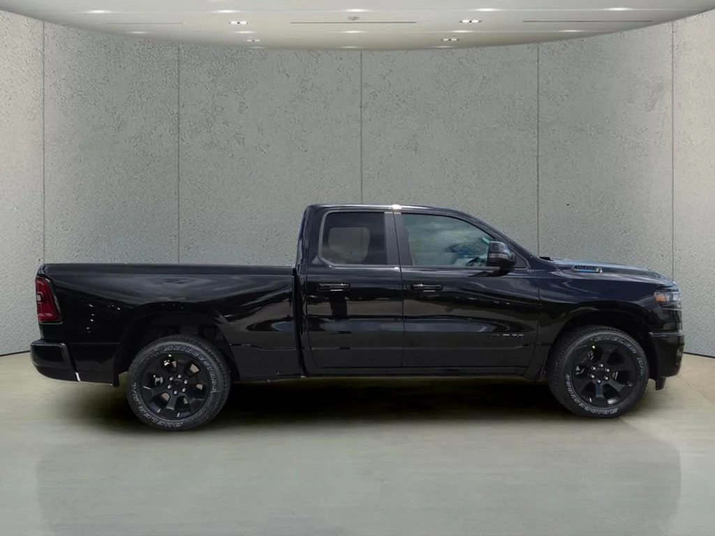 New 2026 Diamond Black Crystal Pearl-Coat Exterior Paint RAM Big Horn image 3
