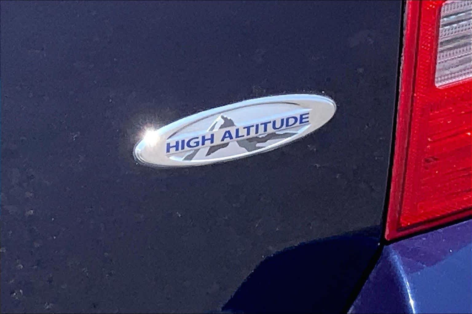 Used 2014 True Blue Pearlcoat Jeep High Altitude image 10