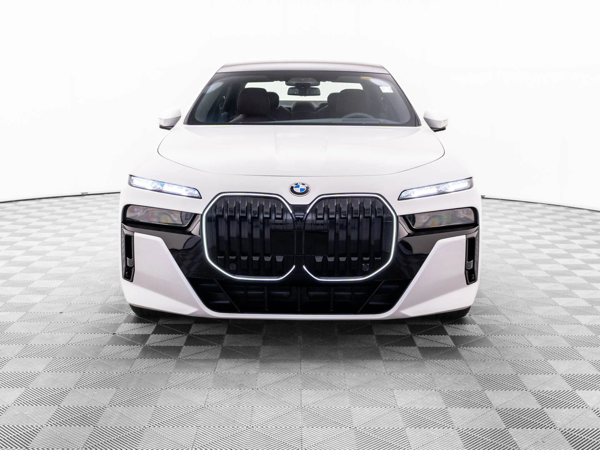 New 2026 White BMW 760i xDrive image 10