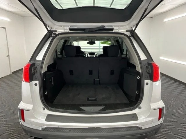 Used 2016 White GMC SLE-2 image 22