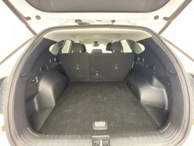 Used 2024 White Hyundai SEL image 20