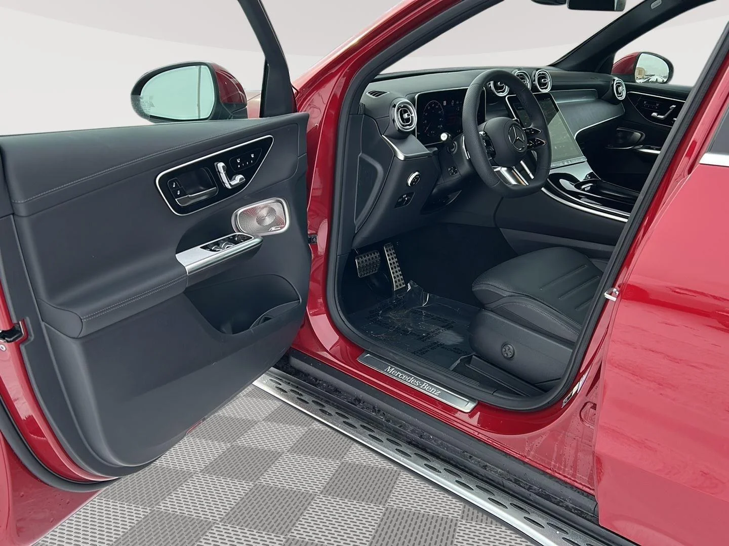 New 2026 MANUFAKTUR Patagonia Red Metallic Mercedes-Benz GLC 300 image 10