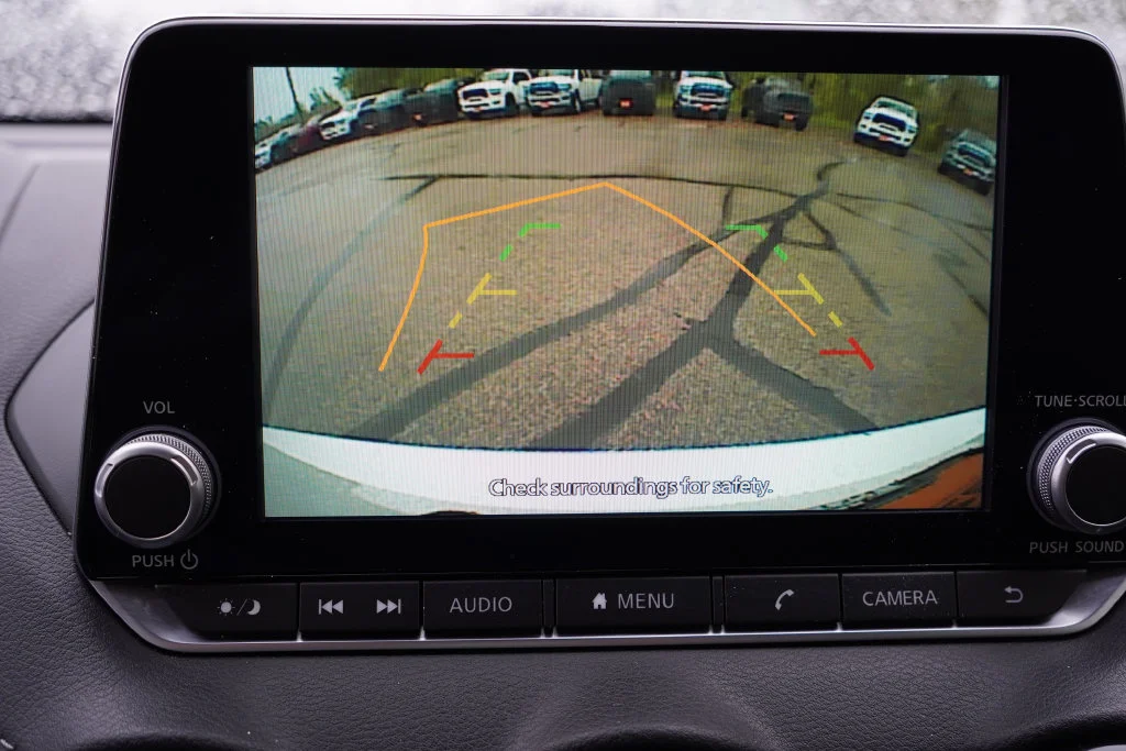 Used 2025 Aspen White Tricoat Nissan SV image 30