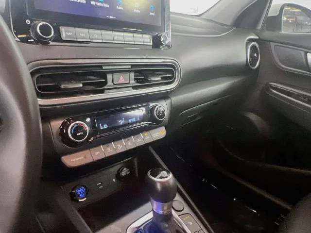 Used 2022 Lunar Hyundai Limited image 12