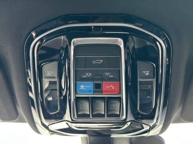 Used 2023 White Jeep Overland image 42