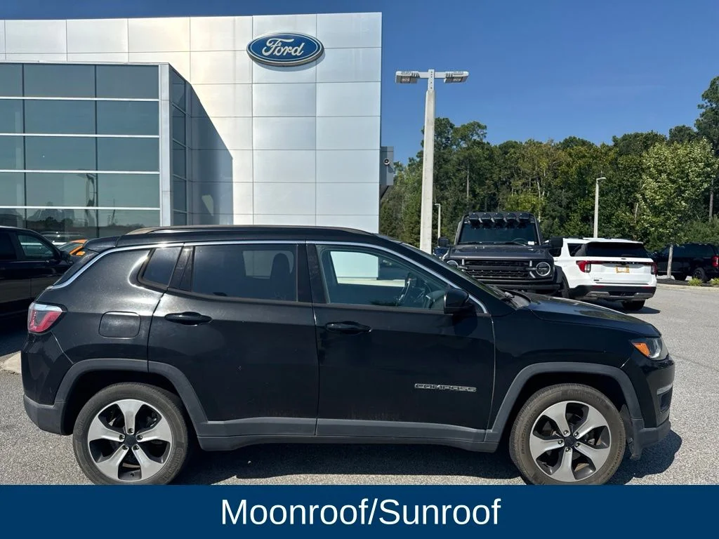 Used 2018 Diamond Black Jeep Latitude image 2