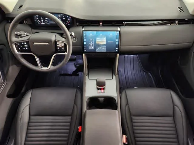 Used 2025 Firenze Red Metallic Land Rover S image 4