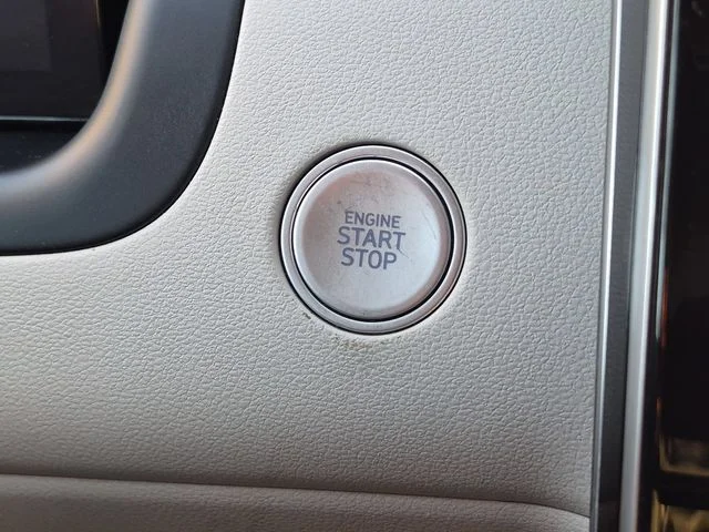 Used 2022 Silver Hyundai Limited image 28