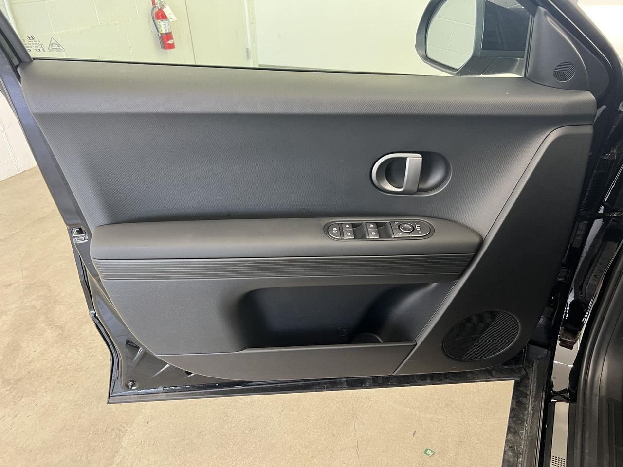 New 2026 Abyss Black Hyundai SE image 11