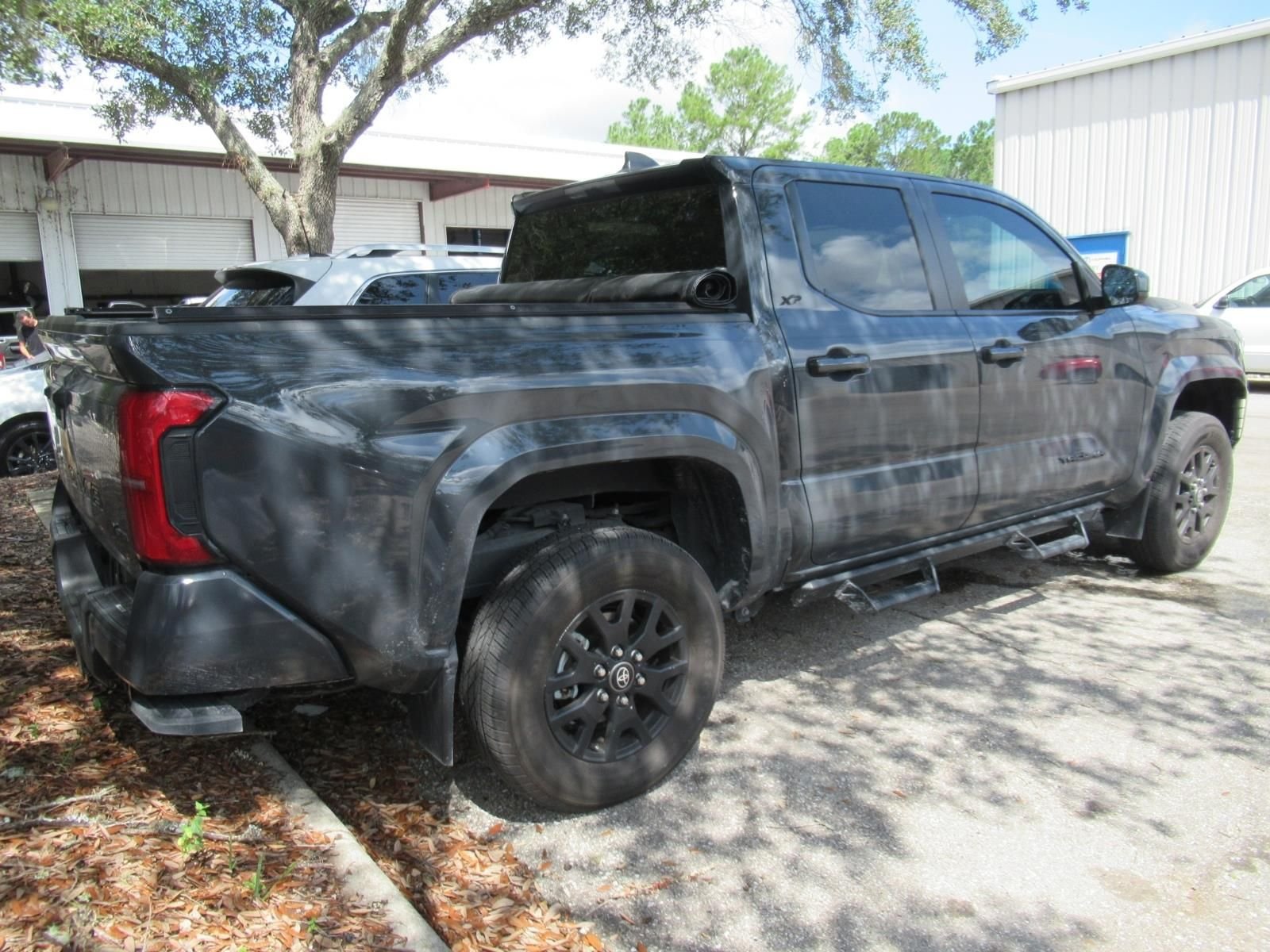 Used 2024  Toyota SR5 image 4