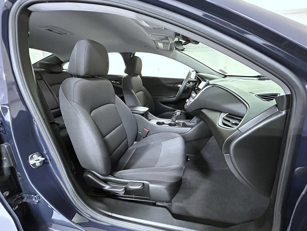 2025 Chevrolet Malibu 1LT - Photo 16