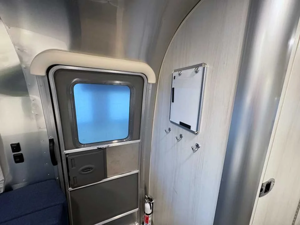 Used 2025  AIRSTREAM  image 22