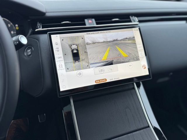 New 2026 Santorini Black Land Rover Dynamic SE image 17