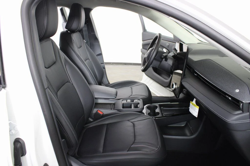 2025 Ford Mustang Mach-E Premium - Photo 18