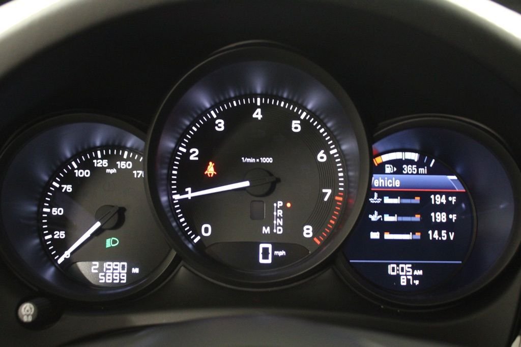 Used 2025  Porsche  image 20