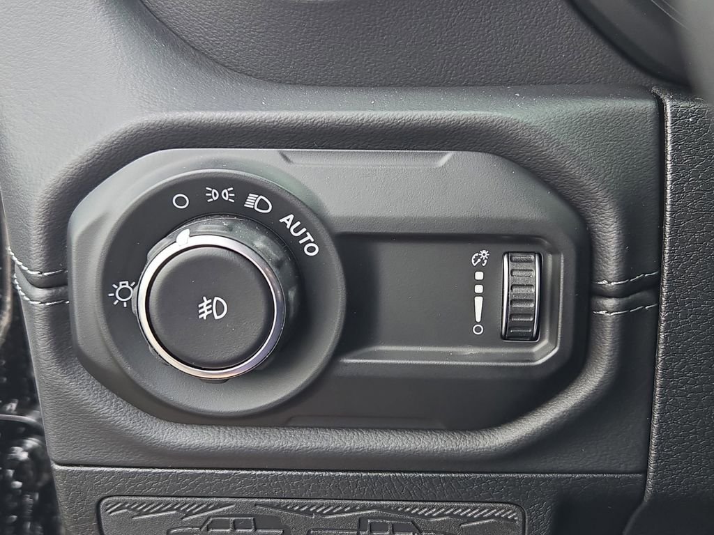 2025 Jeep Wrangler 4-Door Sahara - Photo 29