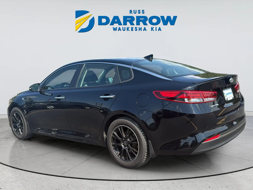 Used 2018 Black Kia S image 3