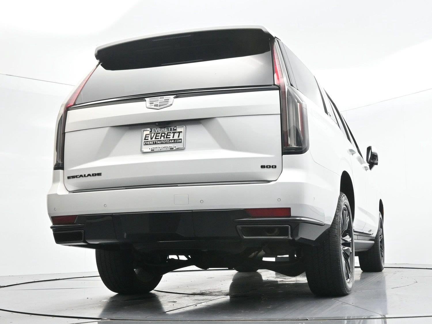 Used 2021 CRYSTAL WHITE TRICOAT Cadillac Sport Platinum image 59