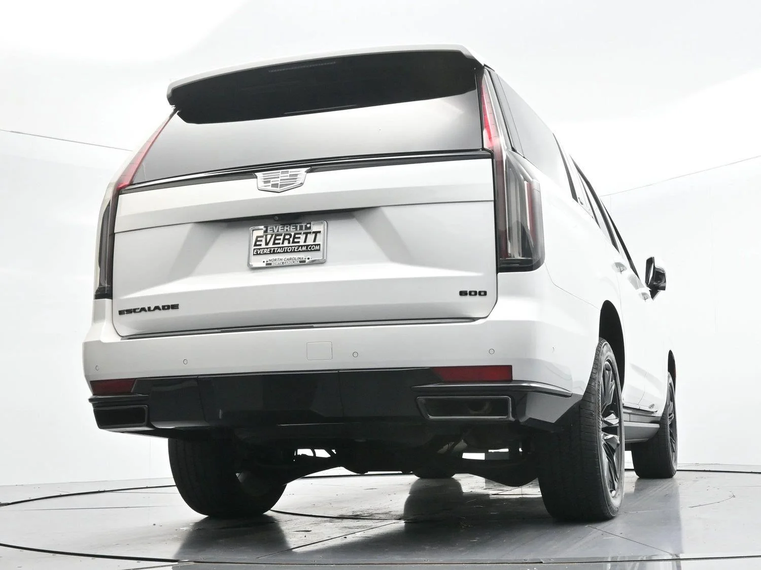Used 2021 CRYSTAL WHITE TRICOAT Cadillac Sport Platinum image 59