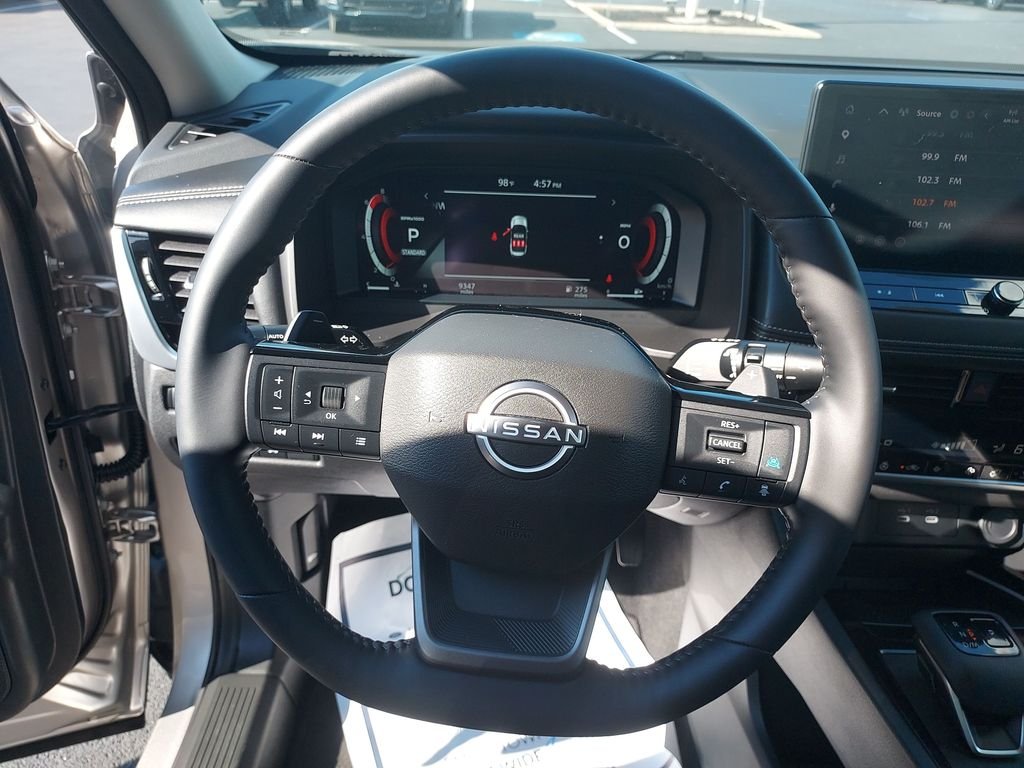 Used 2025 Gold Nissan SL image 17
