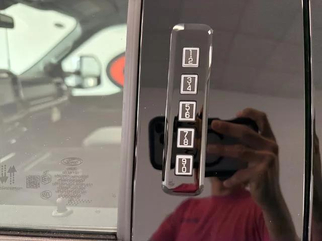 New 2026 Glacier Gray Metallic Tri-Coat Ford F-250® Lariat® image 30