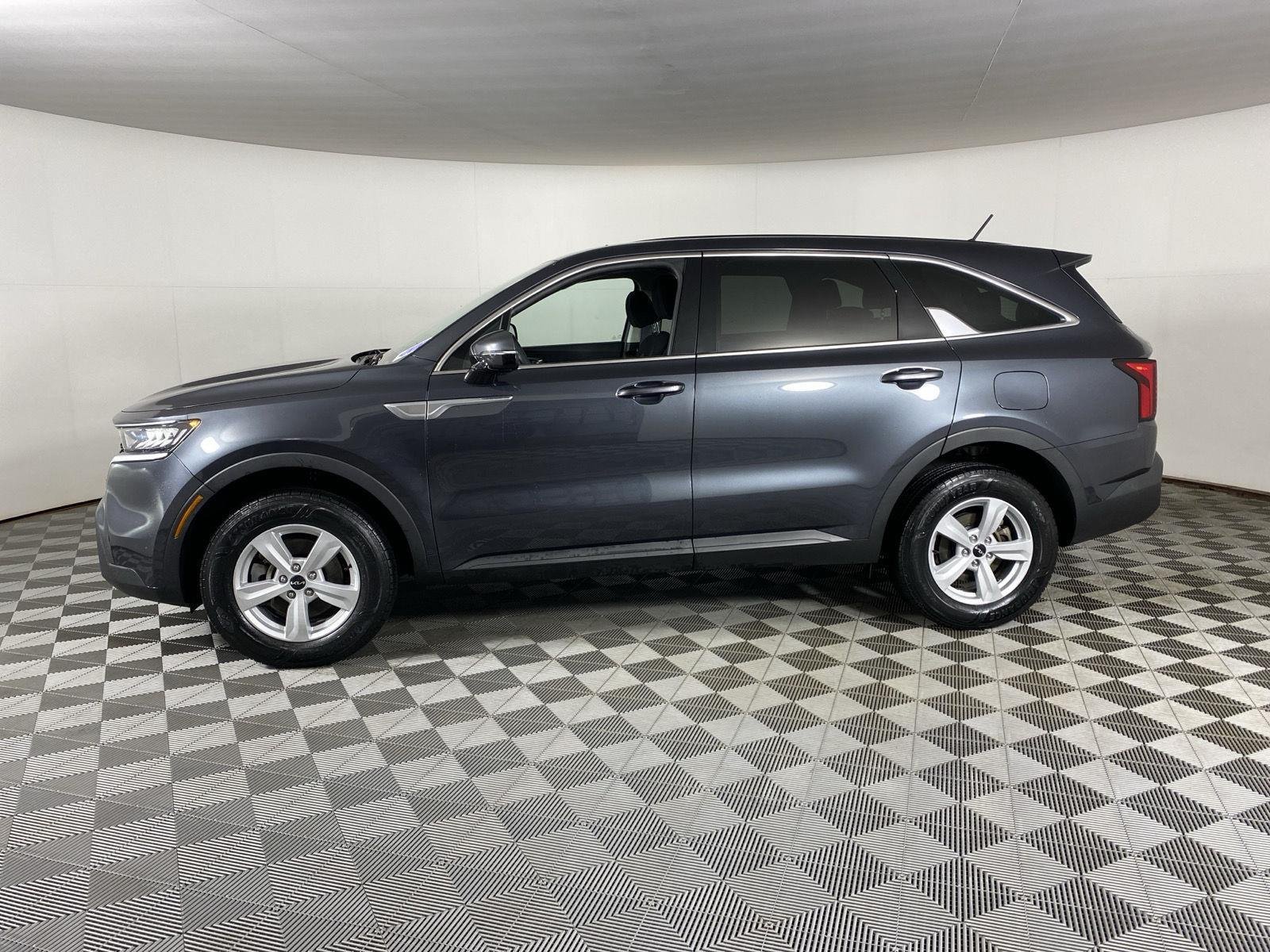 Used 2023 Gravity Gray Kia LX image 9
