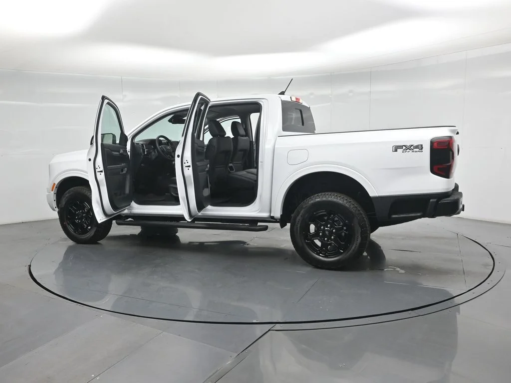 New 2026 Oxford White Ford Lariat image 32