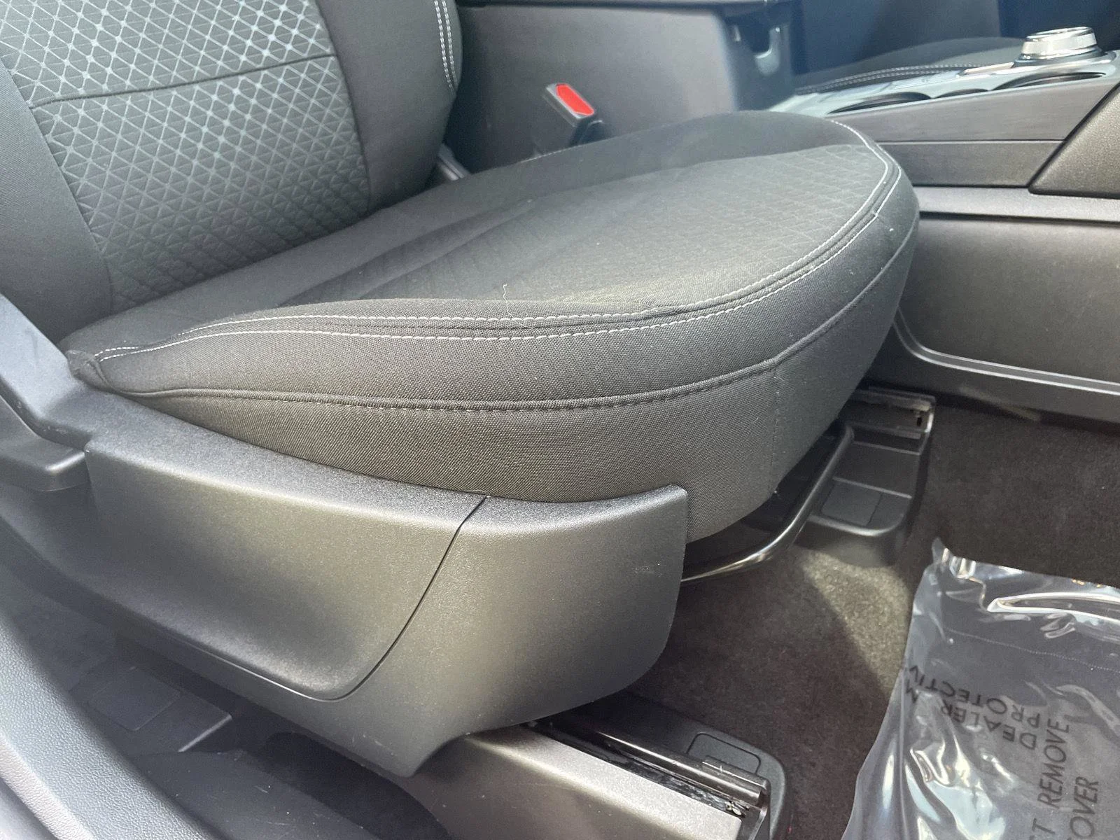 Used 2025 Vapor Blue Ford Active image 2
