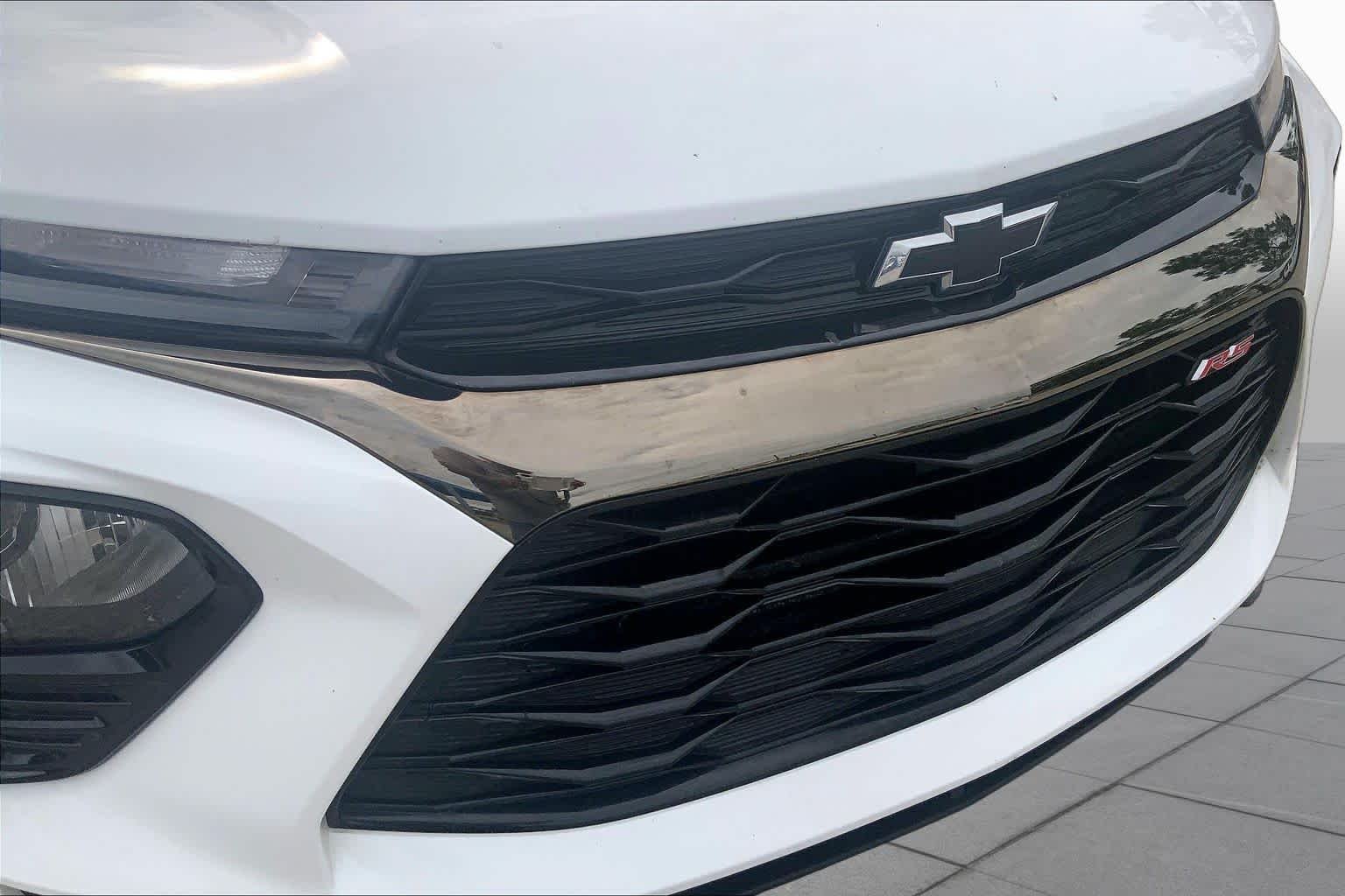 Used 2023 Summit White Chevrolet RS image 30