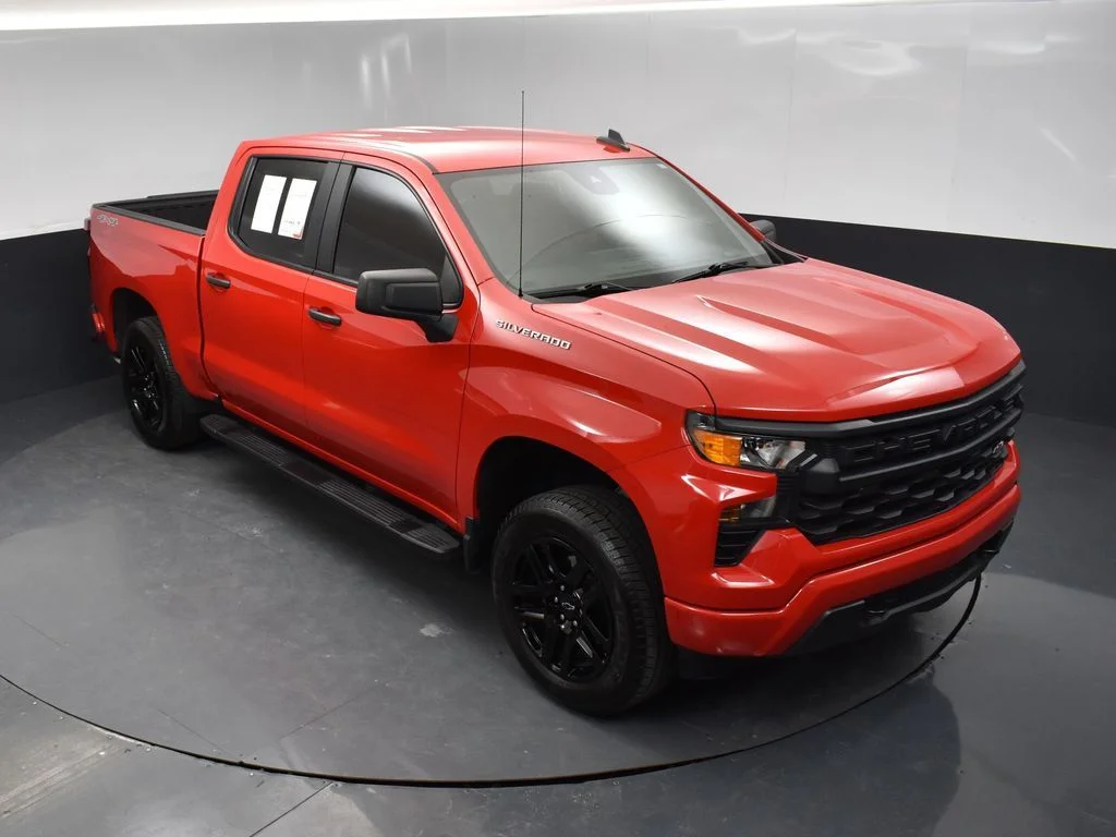 Used 2022 Red Chevrolet Custom image 34