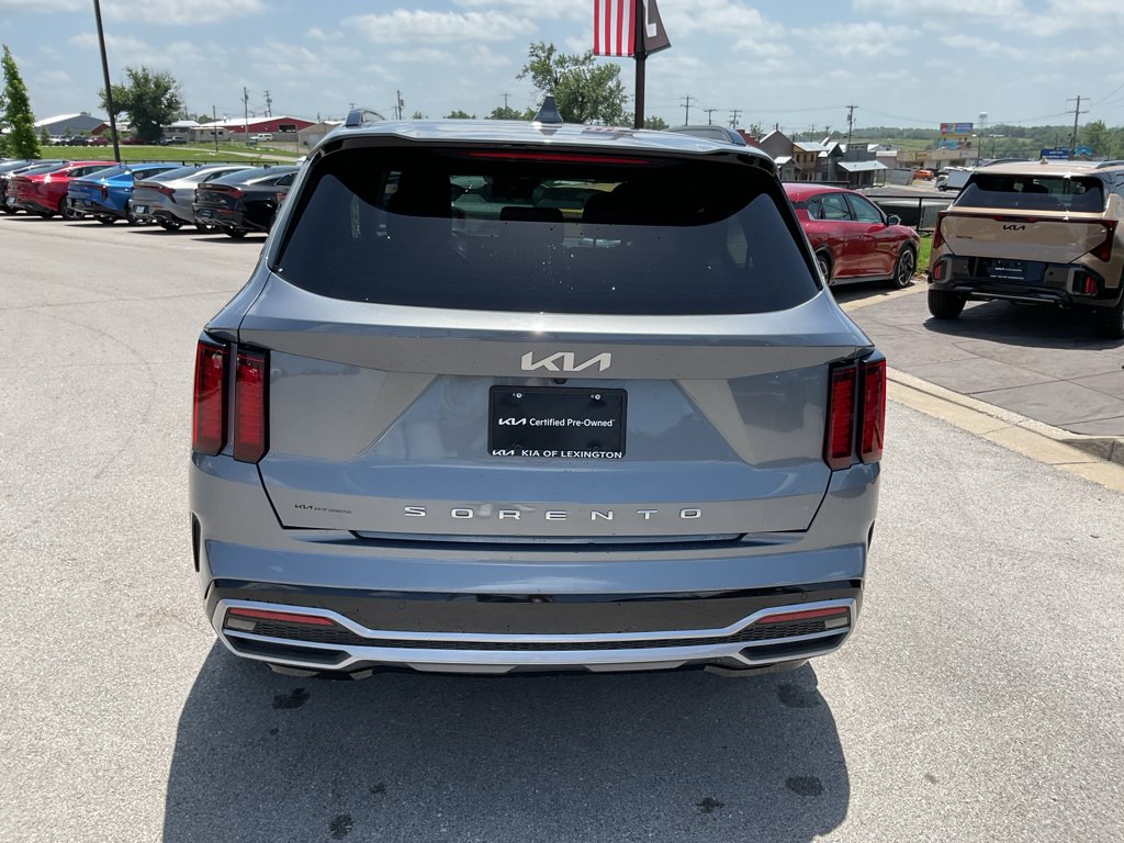 Certified Used 2022 Everlasting Silver Kia S image 9