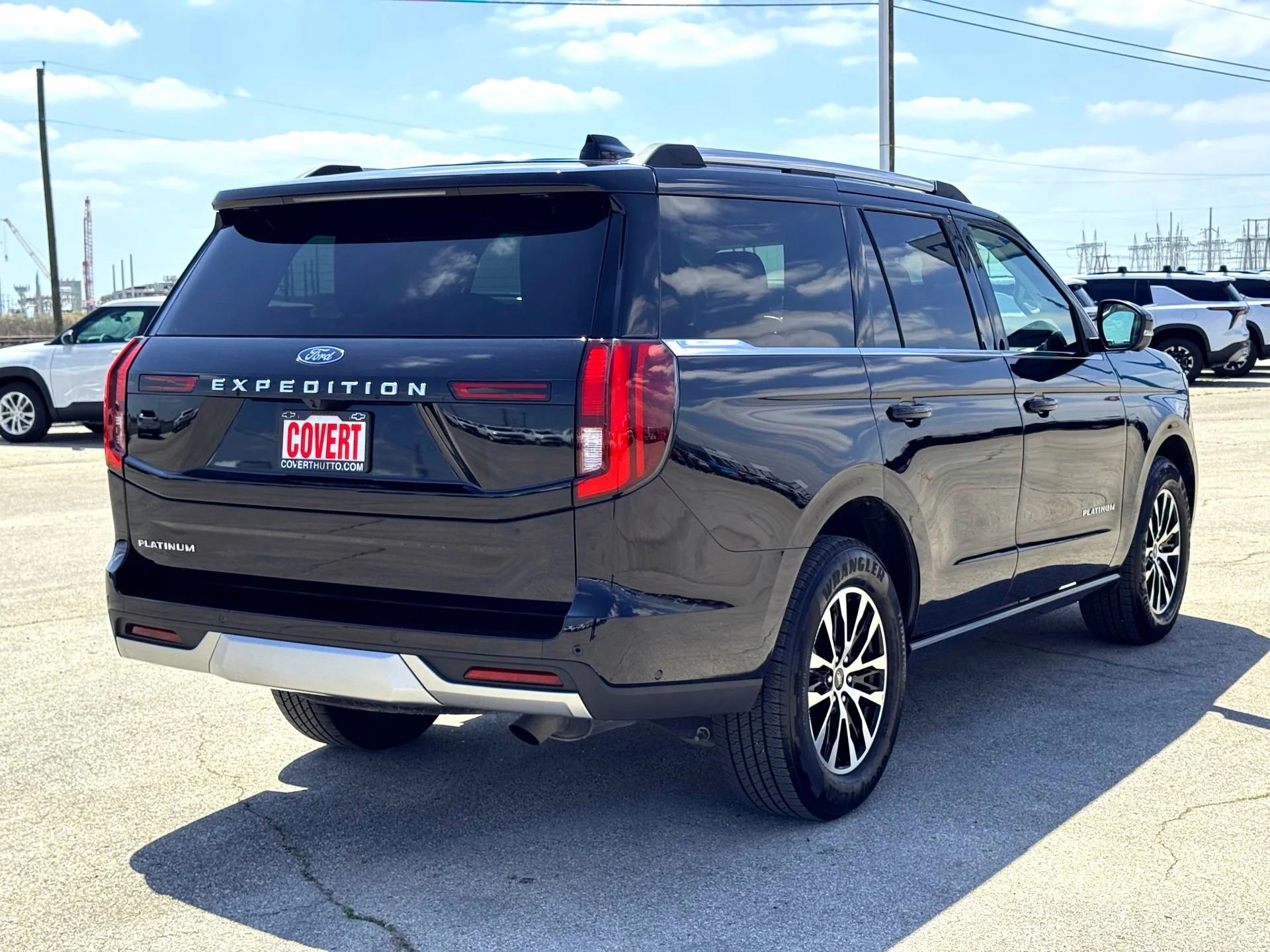Used 2025  Ford Platinum image 6