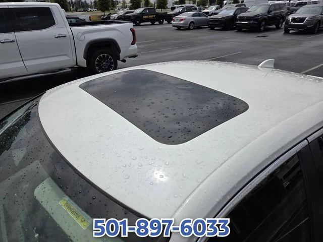 Used 2024  Honda Touring image 9