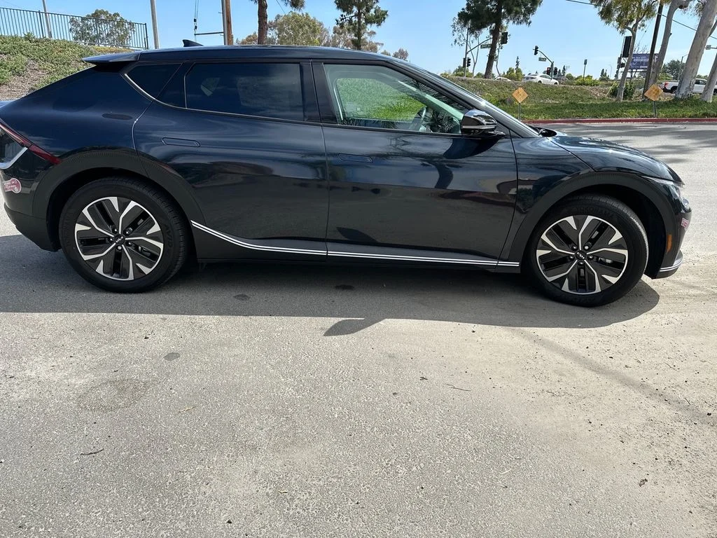 Certified Used 2024 Blue Kia Light image 6