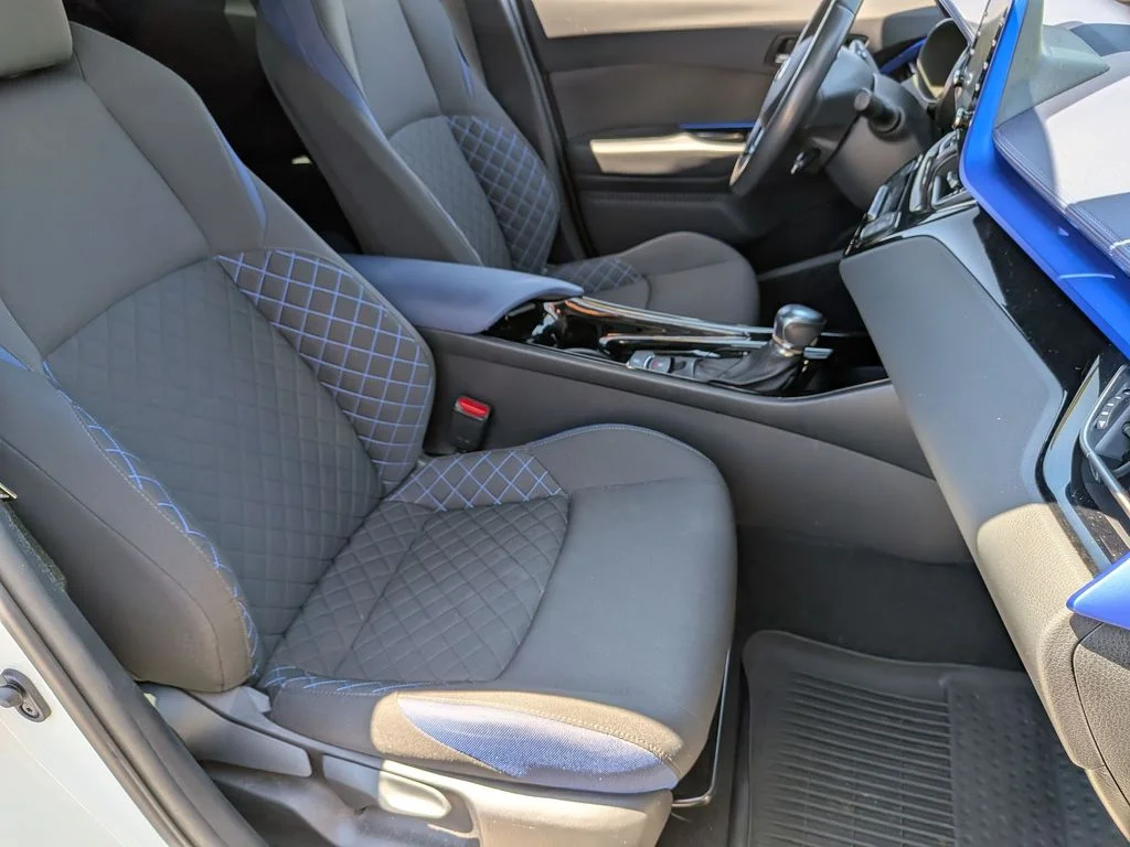 Used 2021 White Toyota XLE image 21